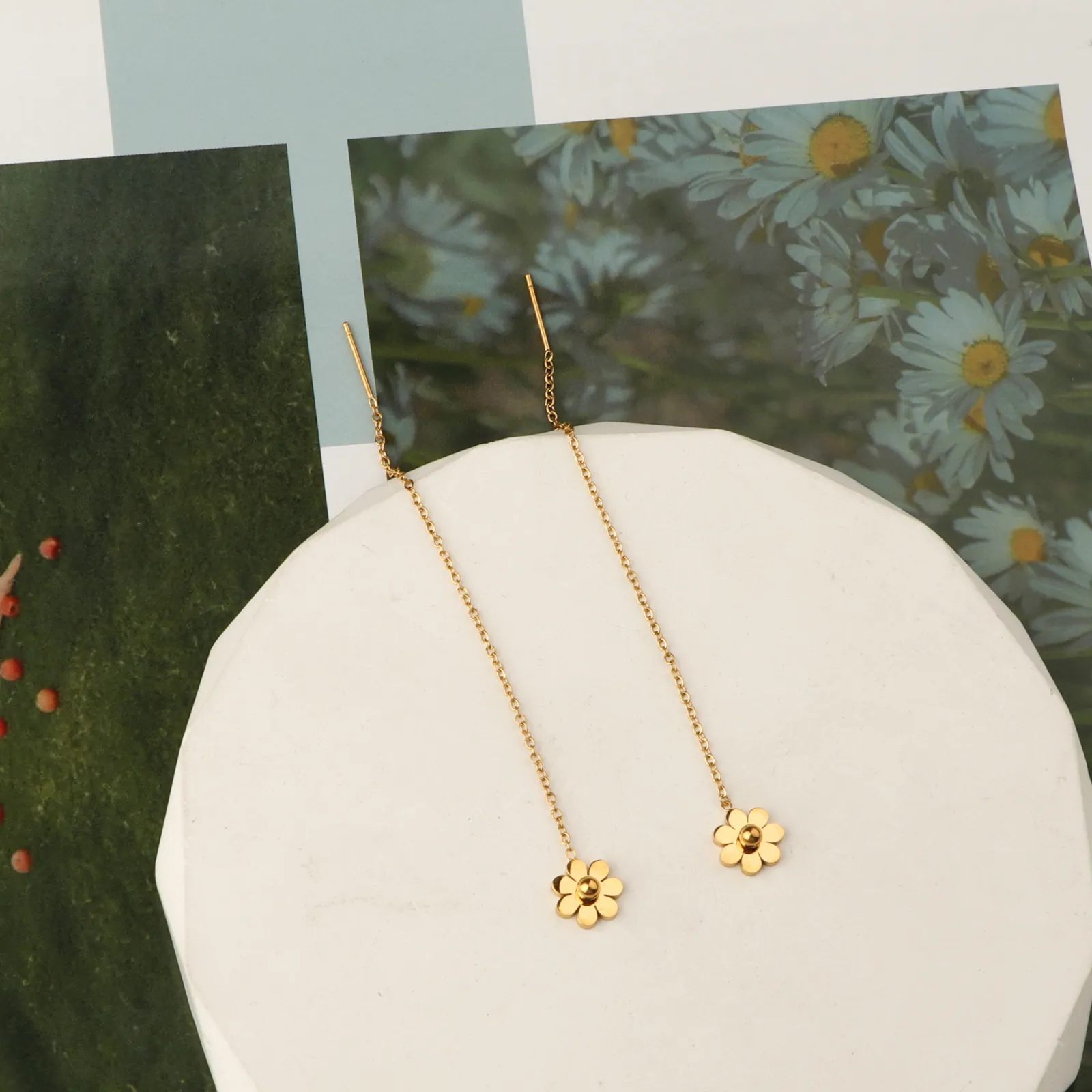 Minimalistische Gänseblümchen Blume Anhänger Lange Kette Durchzieher Ohrringe Für Damen Elegante Vergoldete Titanstahl Schmuck