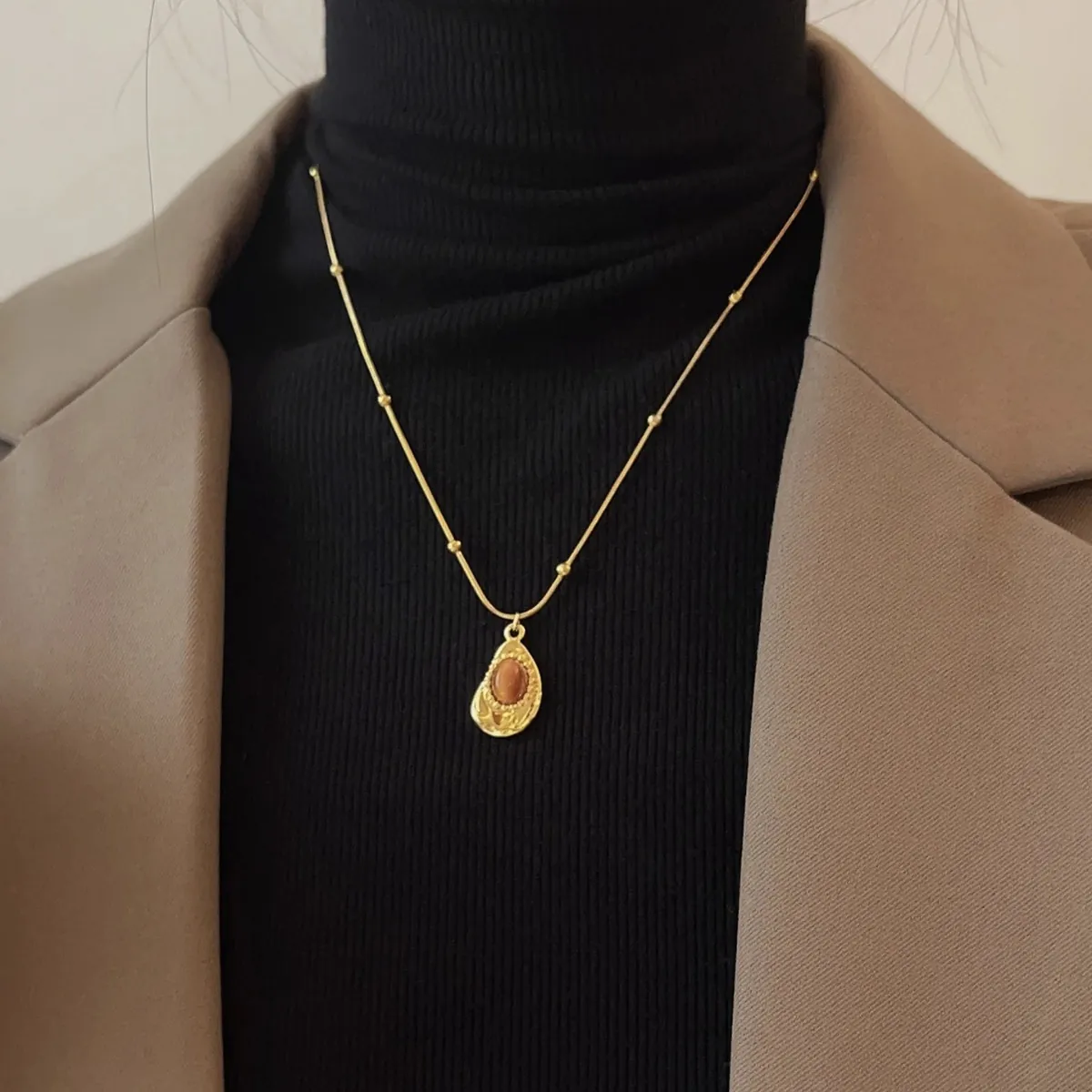 Collier Pendentif Goutte Eau Pierre Oeil De Tigre Vintage Acier Titane Plaqué Or Style Français Bijoux Pour Femmes