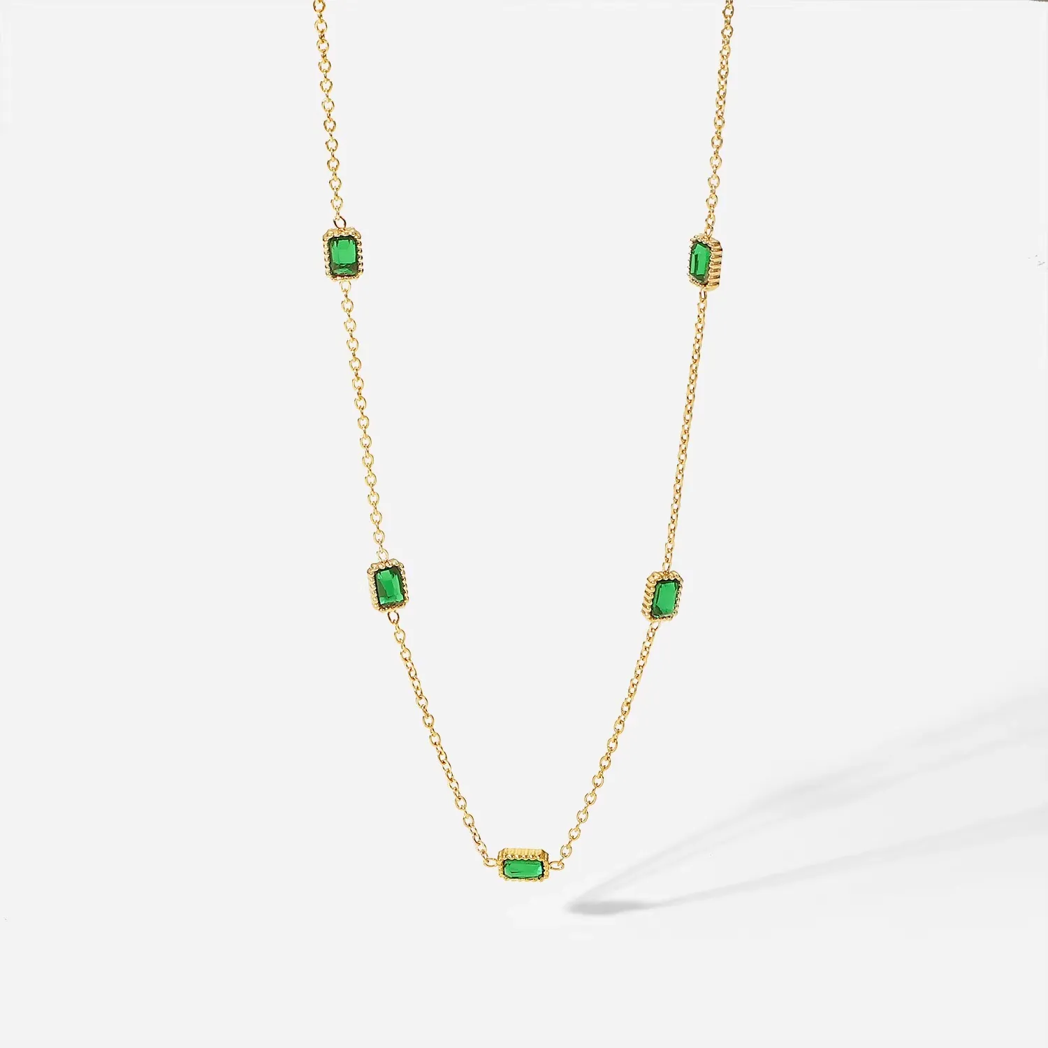 Collier Zircon Émeraude Acier Titane Plaqué Or Pierre Verte Rectangulaire Chaîne Clavicule Bijoux Rétro Français Pour Femmes