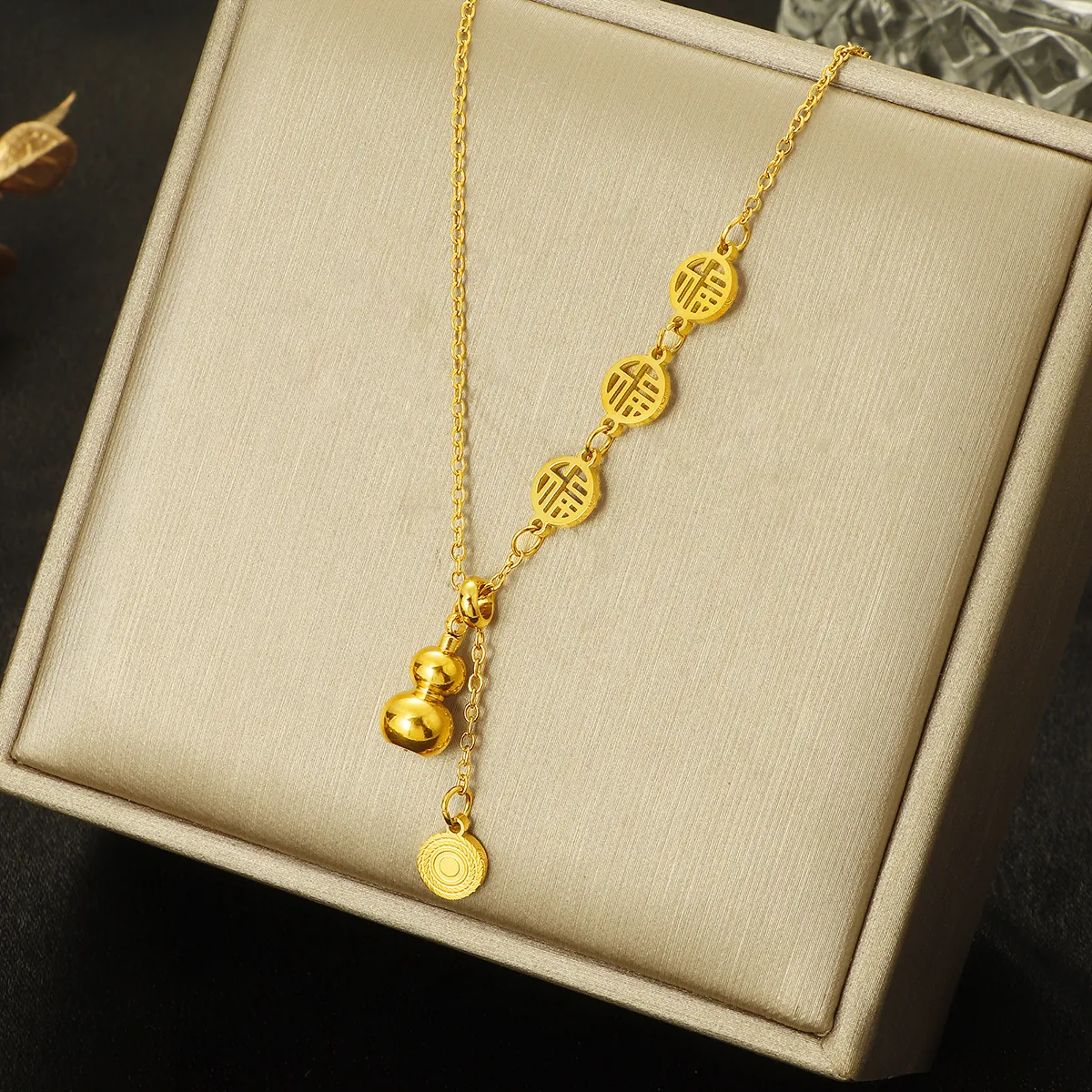 Collier Pendentif Gourde En Acier Titane Plaqué Or Caractère Fu Creux Style Traditionnel Chinois Bijoux Pour Femmes