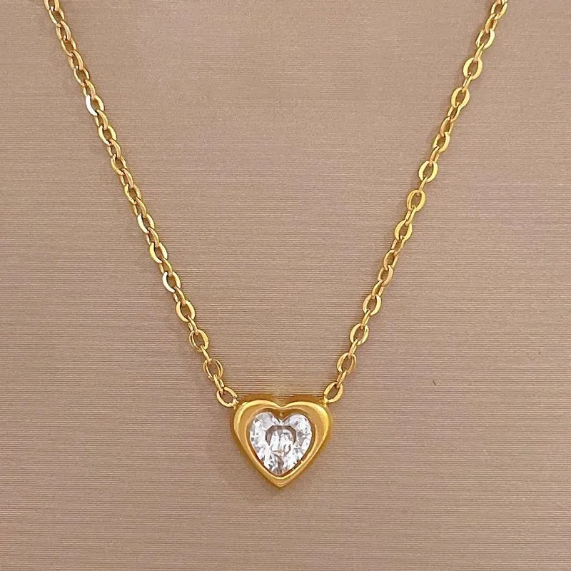 Collier Pendentif Coeur Acier Titane Avec Zircon Plaqué Or Chaîne Clavicule Minimaliste Bijoux Pour Femmes