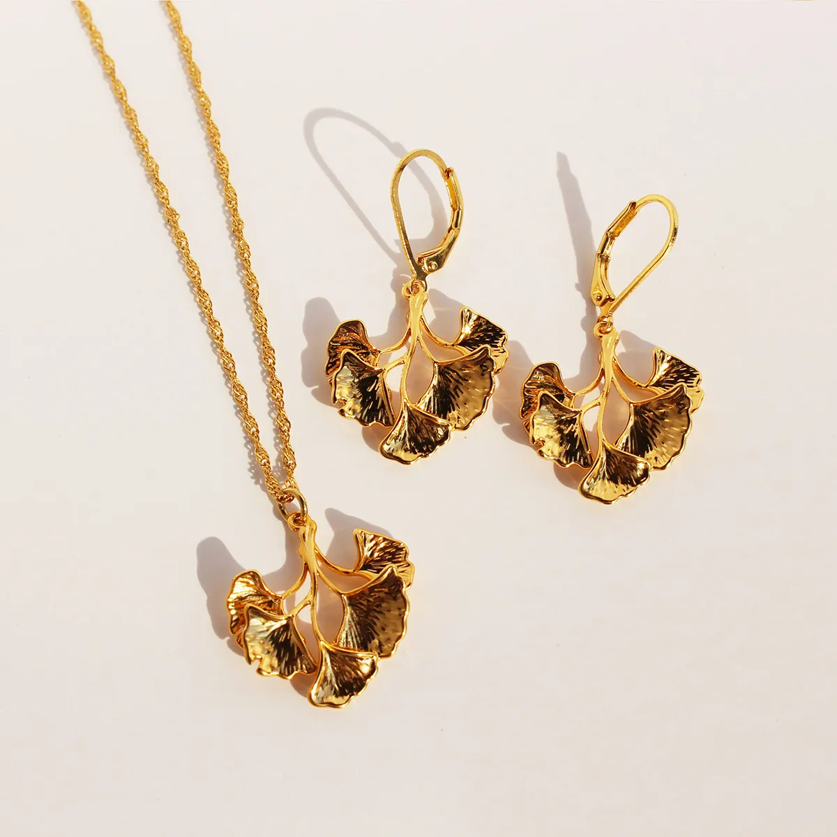 Collana Con Pendente Foglia Di Ginkgo E Orecchini Pendenti Gioielli Ottone Placcato Oro Zirconia Vintage Ispirato Natura Donna Accessorio