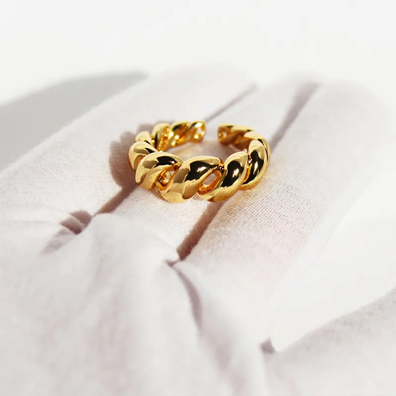 Vintage Twist Spiral Open Adjustable Copper Ring High Polish Croissant Style Jewelry For Men And Women Retro Accessory