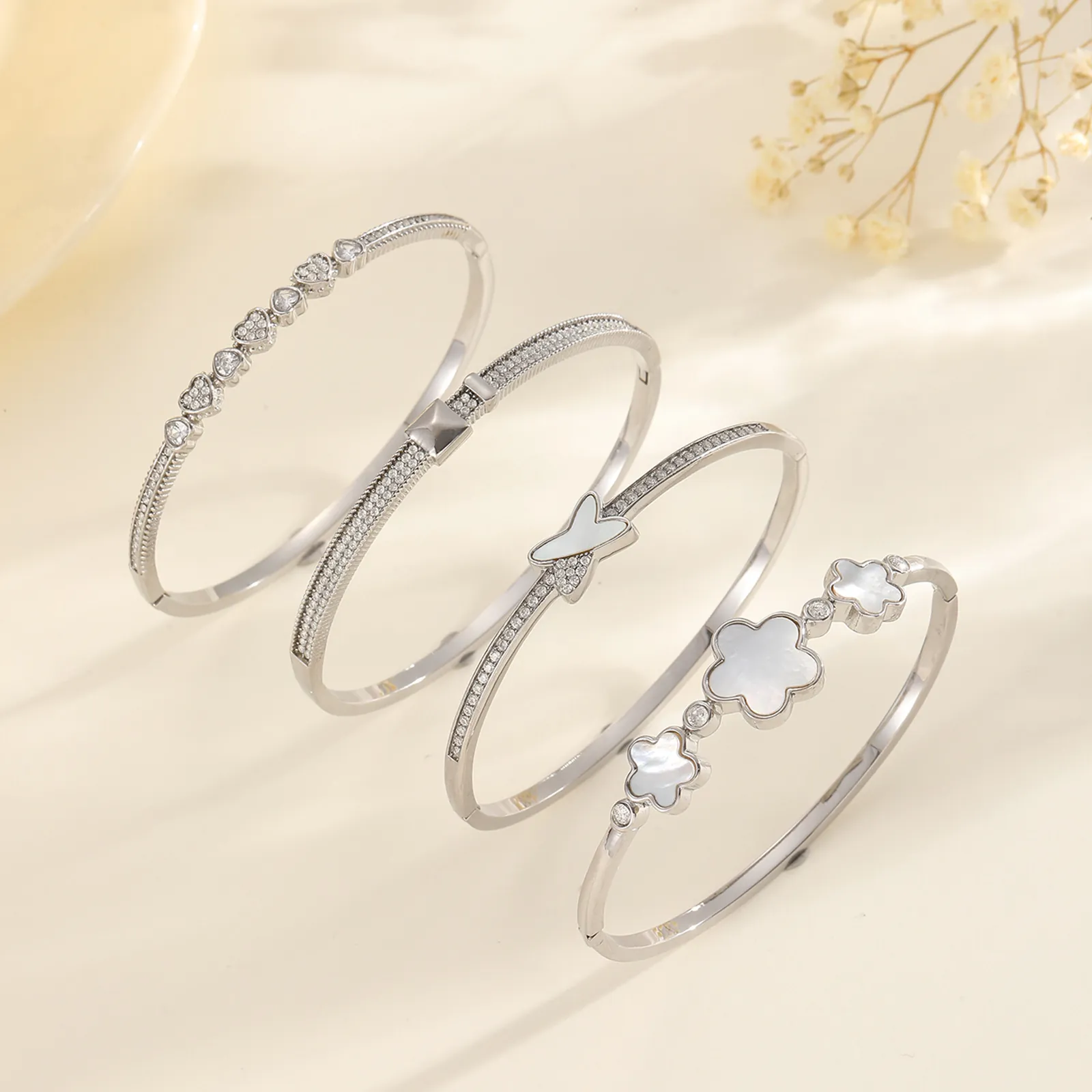 Bracelet Jonc Élégant En Acier Inoxydable Pour Femmes Nacre Fleur Coeur Papillon Zircone Bijoux De Mode