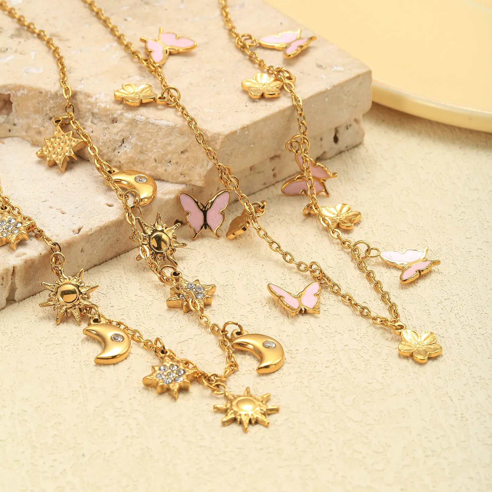 Collier Pendentif Lune Soleil Étoile Acier Inoxydable Plqué Or 18K Zircon Bijoux Célestes Bohèmes Pour Femmes Style Élégant