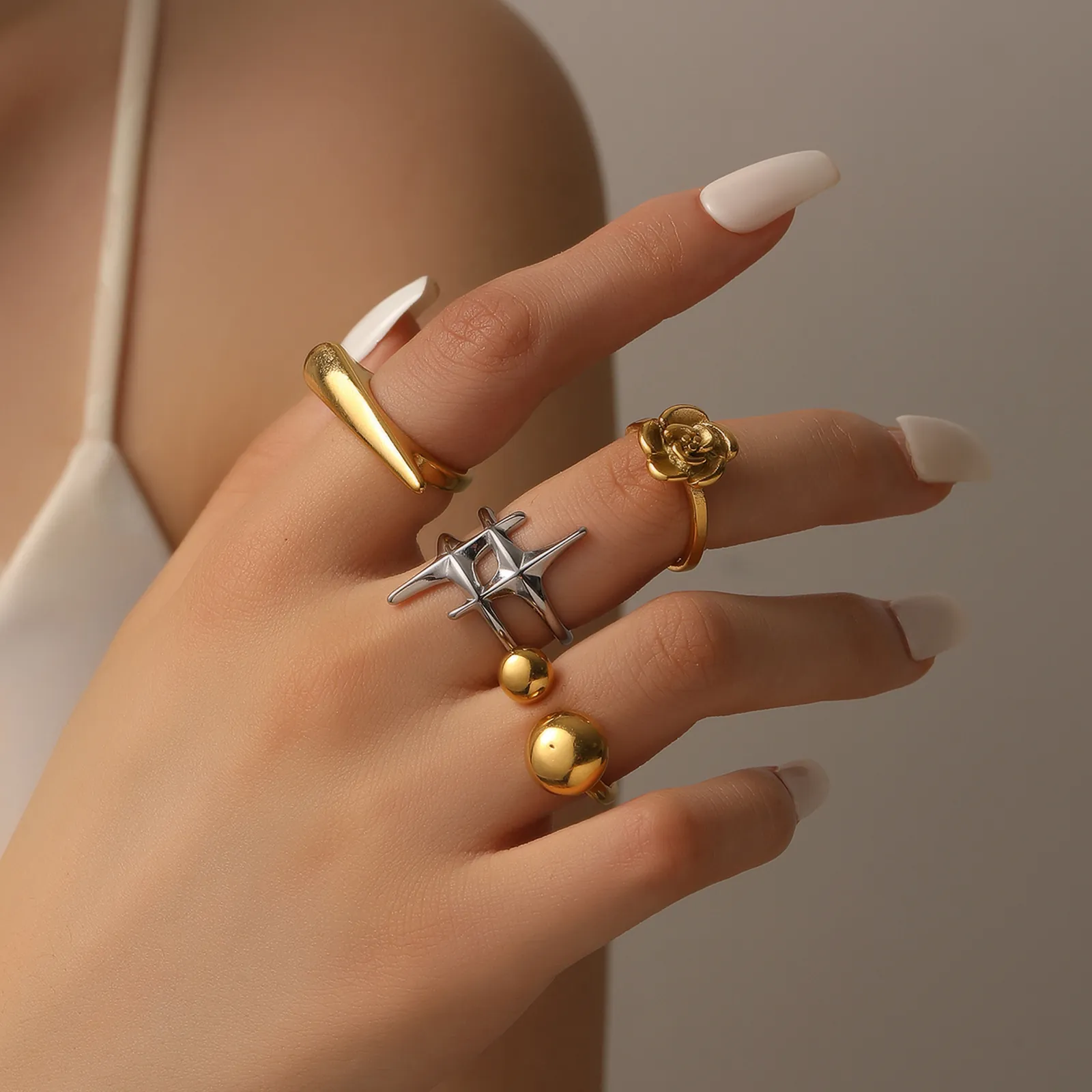 Élégantes Bagues Ouvertes En Acier Inoxydable 304 Plaqué Or Bijoux Minimalistes Fleur Étoile Feuille Ajustables Pour Femmes