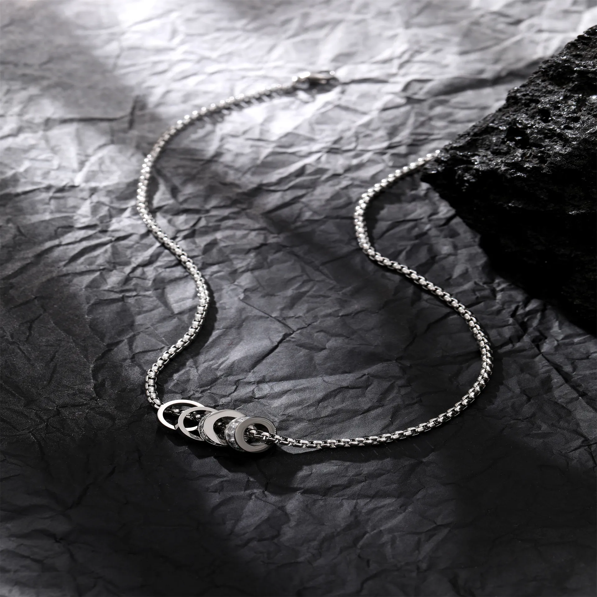 Interlocking Rings Pendant Necklace Stainless Steel Zircon Geometric Minimalist Clavicle Chain Unisex