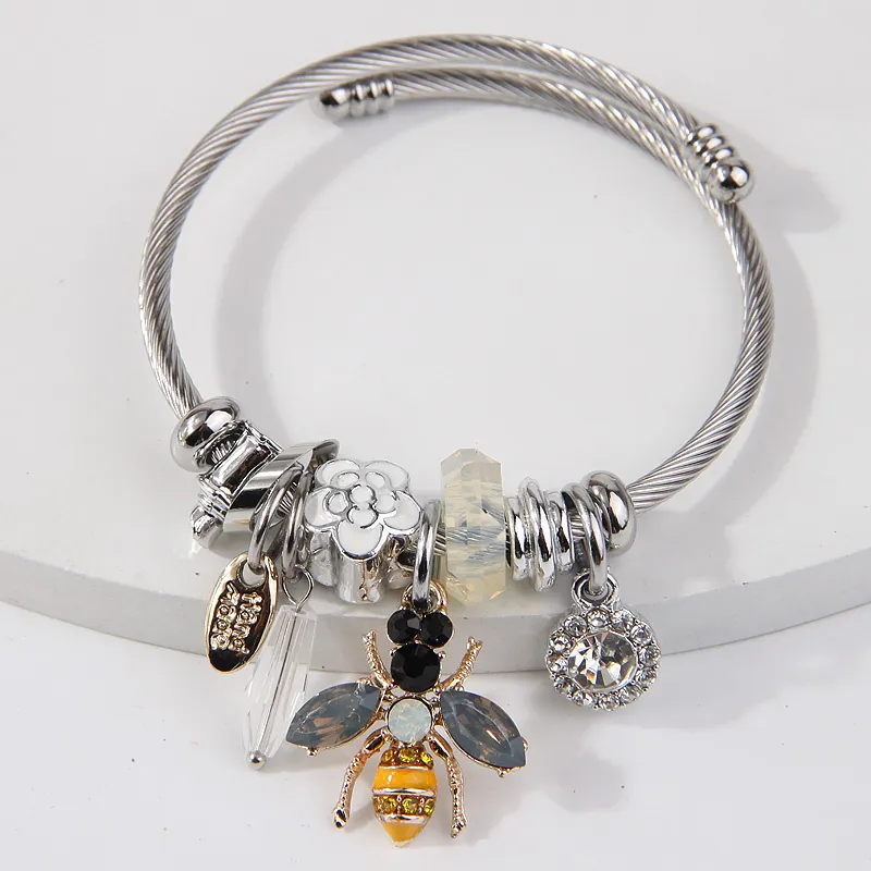 Fashion Stainless Steel Alloy Bee Flower Charm Bangle For Women Rhinestone Embellished Braided Wire Open Bracelet Jewelry Gift