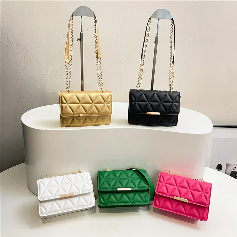 Women's Quilted Shoulder Bag PU Leather Chain Strap Small Square Crossbody Bag Fashion Commute Handbag Purse For Ladies
