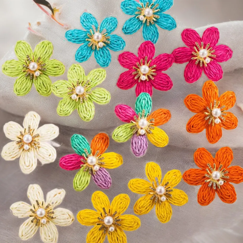 Boucles d'oreilles Puces en Raphia Tissé Bohème avec Künstliche Perles d'imitation Strass Boucles d'oreilles Florales pour Femmes Bijoux de Vacances