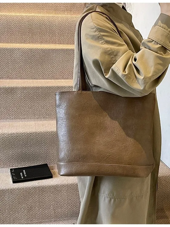 Damen Retro Große Kapazität PU Leder Tragetasche Minimalistisch Pendeln Unterarm Schultertasche Mehrzweck Rucksack Handtasche