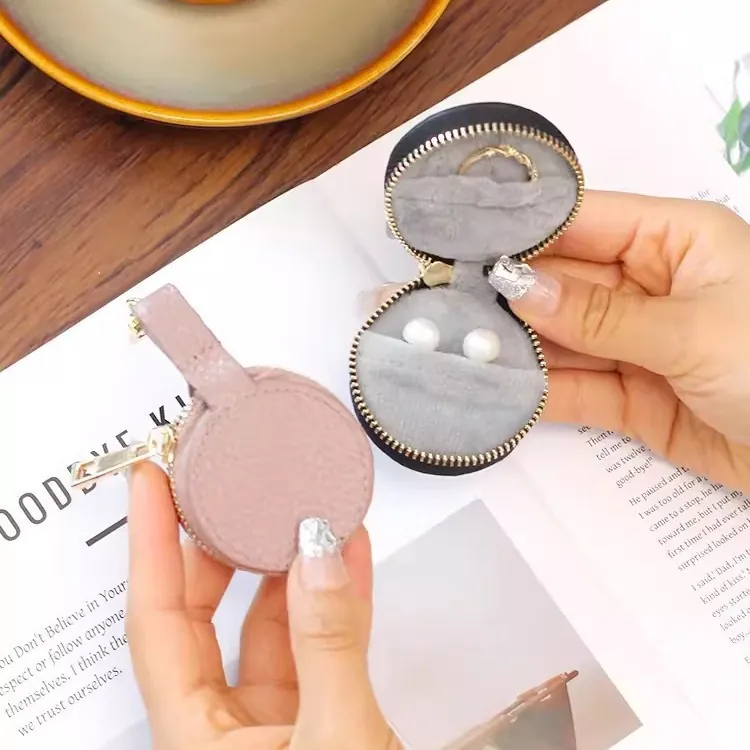 Portable Genuine Leather Mini Jewelry Box Round Zipper Travel Jewelry Organizer For Earrings Rings Necklace Storage Case Women Gift