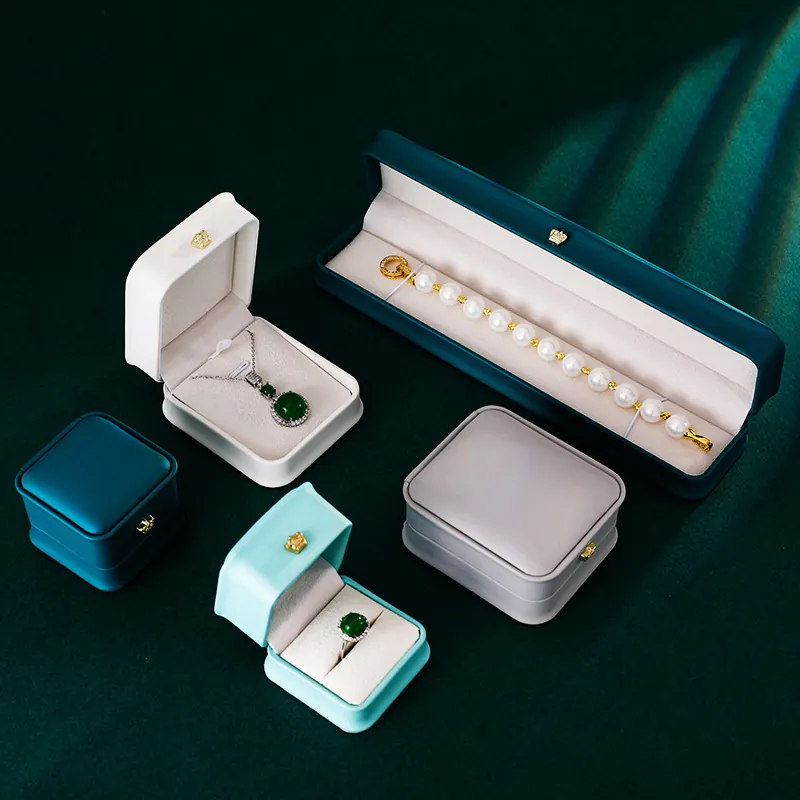 Caja De Joyería De Cuero PU Con Hebilla De Corona Para Anillo Collar Pulsera Estuche De Almacenamiento Elegante
