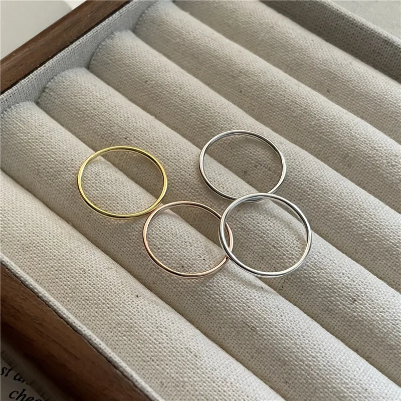 Anello Sottile in Argento Sterling 925 Minimalista per Donna Anello a Fascia Lucido Impilabile Gioielli Moda Quotidiana