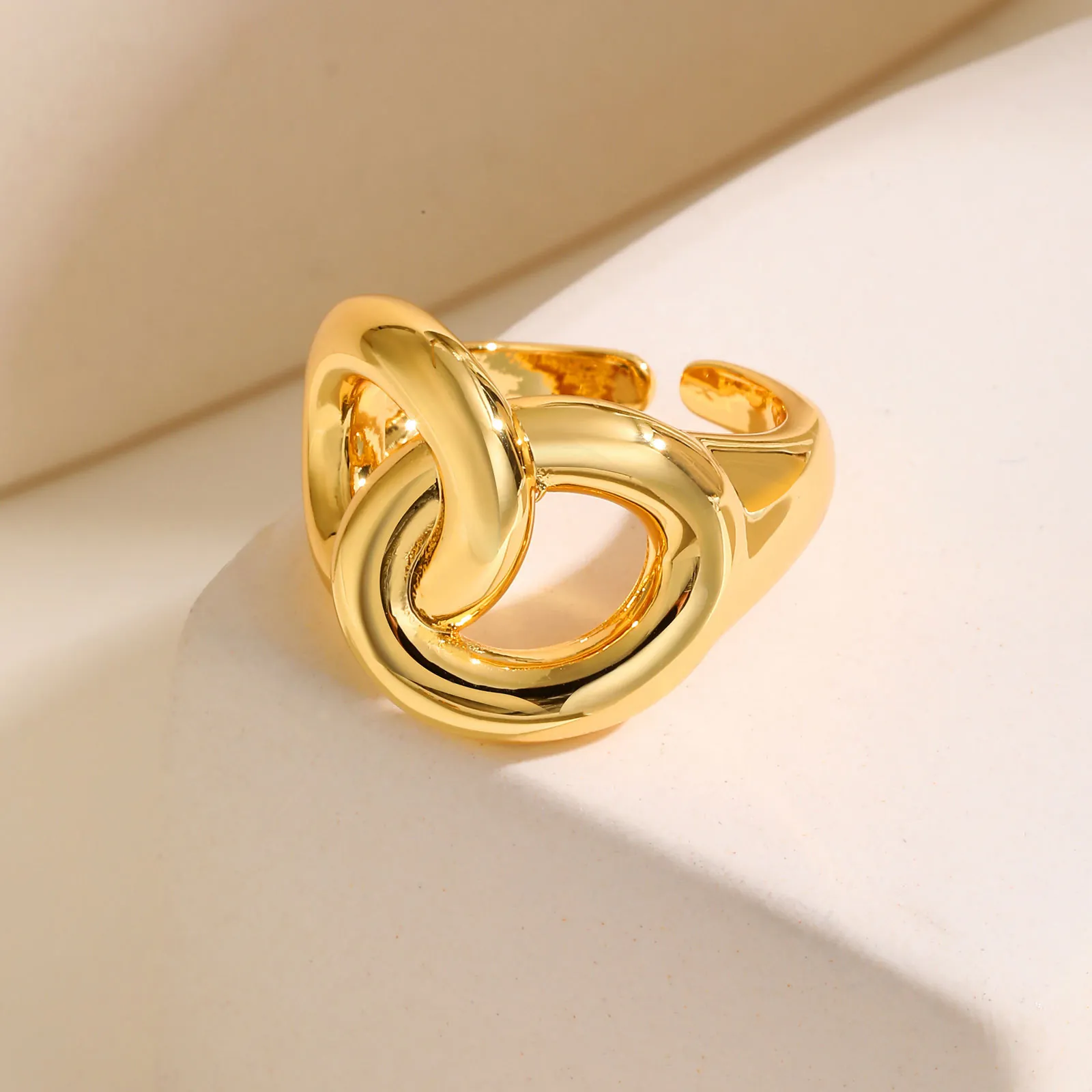 Modern Interlocking Double Circles Open Ring For Women Copper Gold Electroplated Adjustable Geometric Infinity Finger Ring