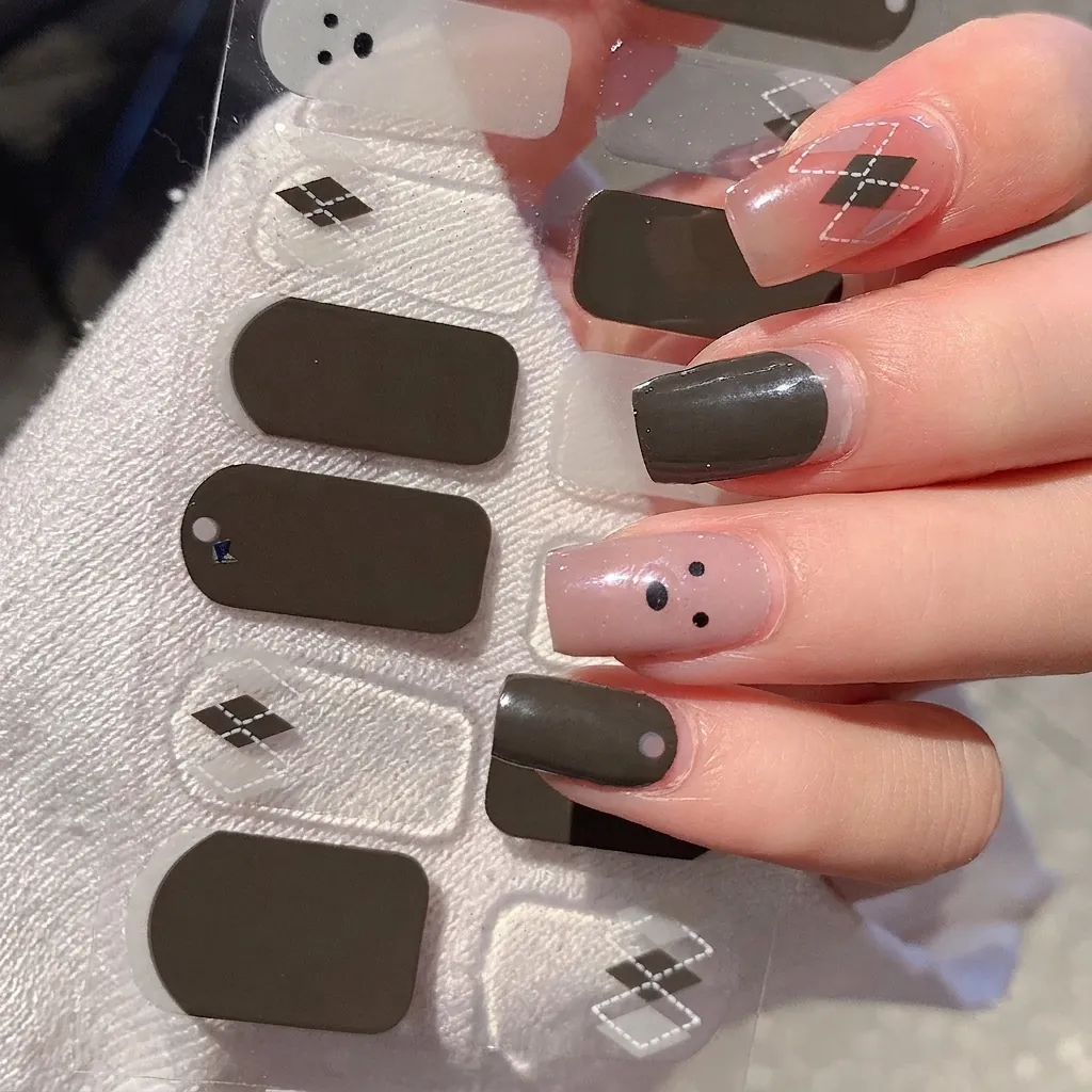 Argyle And Polka Dot Nail Art Stickers Full Cover Dark Gray Nude Pink Resin Ink Geometric Decorative Nail Decals For Women