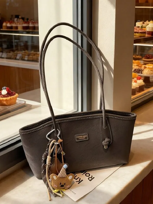 Sac Fourre-Tout Sous le Bras en Cuir PU Vintage pour Femmes Grande Capacité Sac à Épaule Décontracté Avec Pendentif Ours