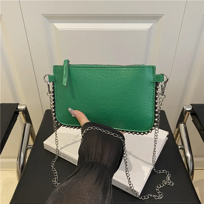 Sac à Épaule Femme en Cuir PU avec Motif Crocodile Chaîne de Mode Sac sous le Bras Rivets Argentés Sac pour Femme