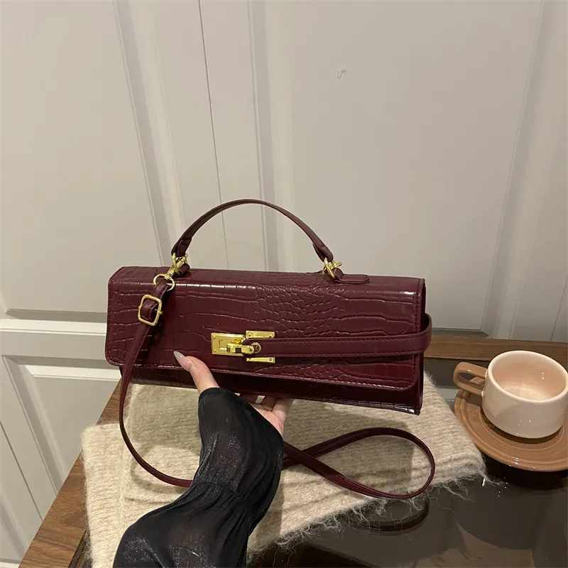 Women Vintage Crocodile Pattern PU Leather Shoulder Bag Fashion Korean Style Crossbody Handbag With Metal Lock Daily Tote Bag