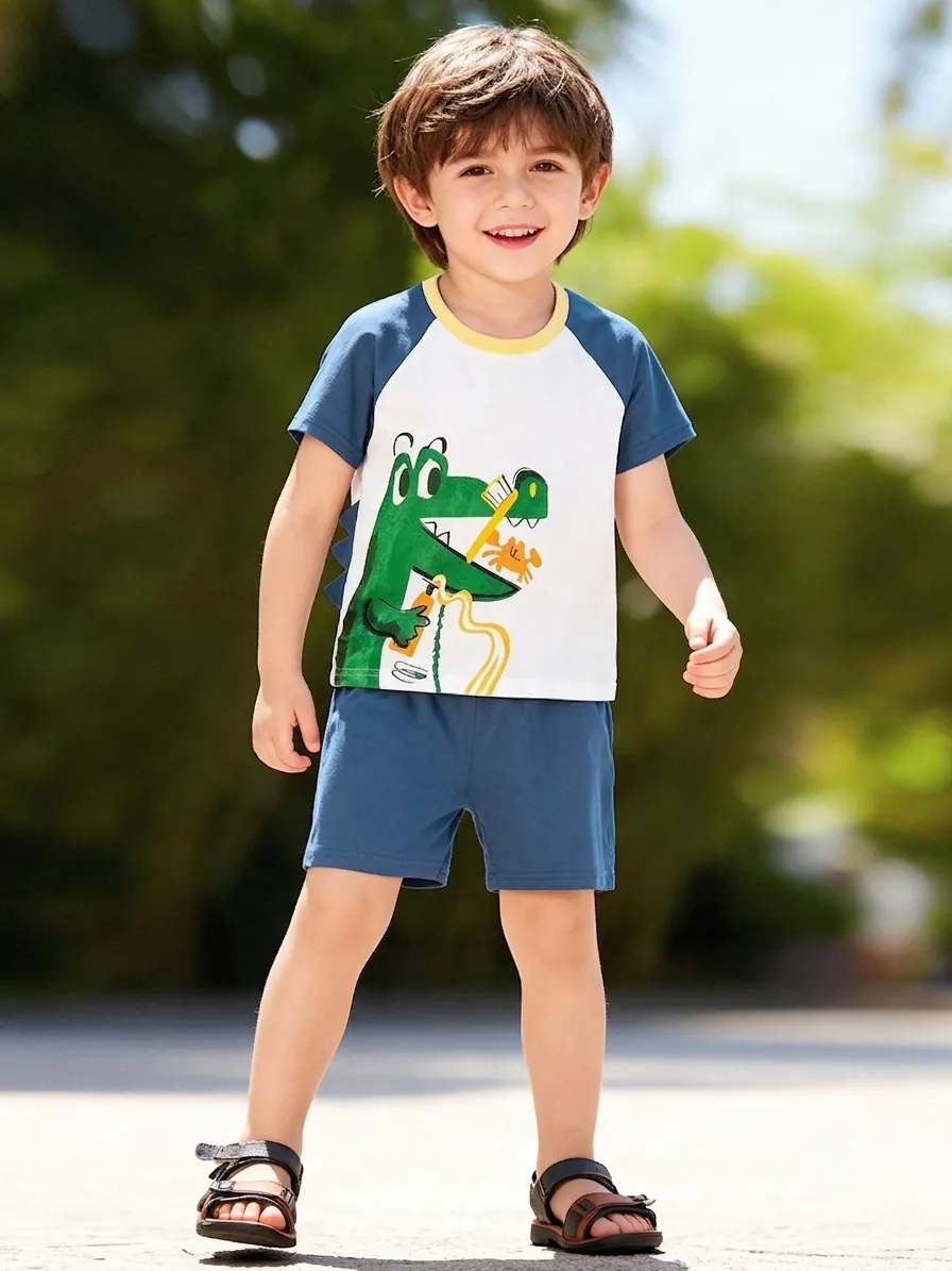 Ensemble Deux Pièces Été en Coton pour Garçons T-Shirt à Manches Courtes et Short Alligator de Dessin Animé Imprimé Patchwork
