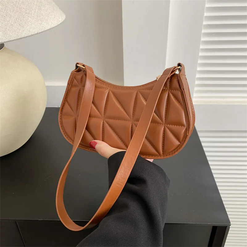 Borsa Sottobraccio Vintage Trapuntata a Triangolo per Donna in Pelle PU Borsa a Tracolla Hobo Retro Casual Moda