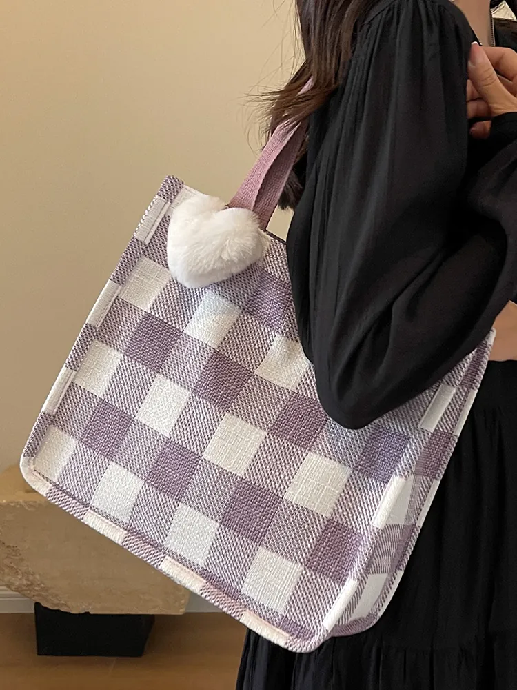Women Fashion Gingham Canvas Tote Bag Large Capacity Checkered Shoulder Bag With Heart Plush Pendant Casual Commute Top Handle Bag
