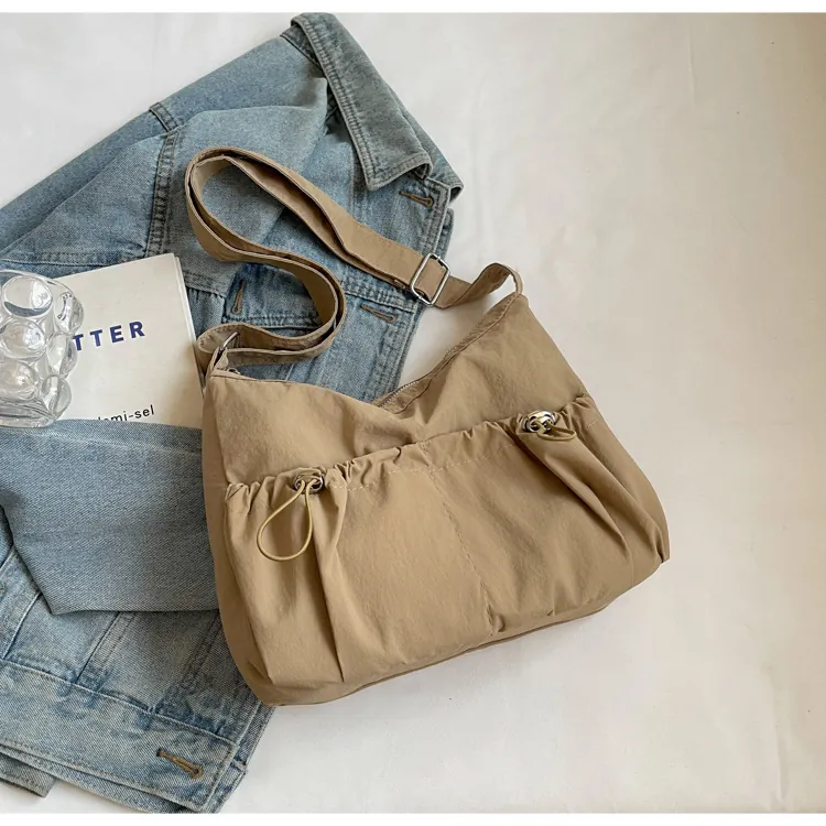 Damen Nylon Halbmond Umhängetasche Gerüschte Hobo Schultertasche Mit Verstellbarem Riemen Kordelzugtaschen Lässige Reisetasche