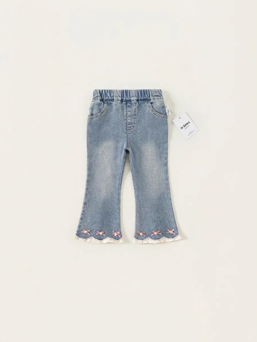 Jean Évasé Doux pour Filles Bleu Clair Taille Élastique Pantalon Denim Avec Bordure en Dentelle et Nœud Perle Artificielle