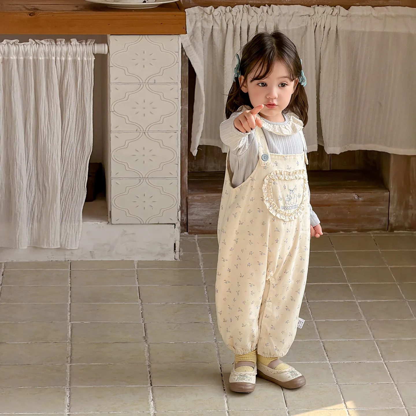 Set Salopette a Fiori per Neonata con Top a Maniche Lunghe con Volant e Pantaloni a Sospensione Abbigliamento Casual Primaverile