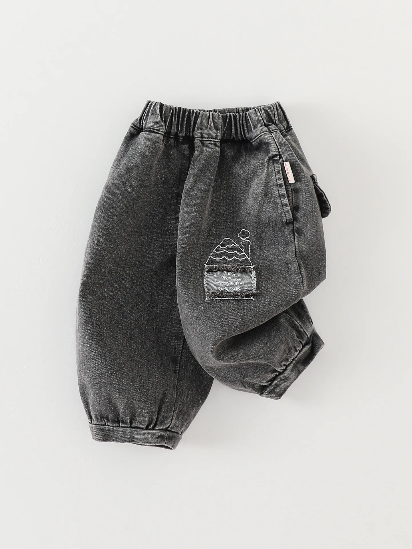Kids Boys Casual Denim Jogger Pants Dark Wash Cotton Blend Elastic Waist Autumn Trousers With House Embroidery Patch Detail
