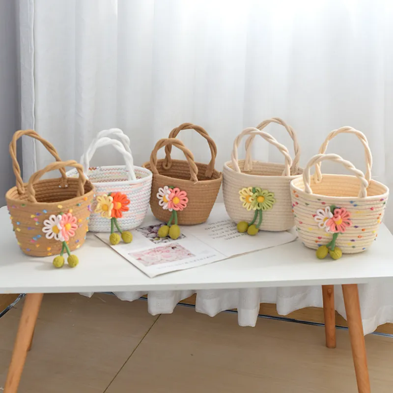 Sac à Main Tissé en Corde de Coton Fait Main Avec Décoration Florale Mini Sac Cabas Style Pastoral pour Femme Quotidien