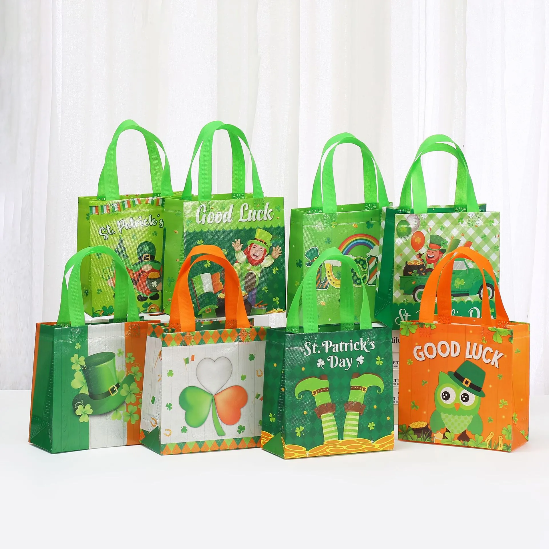 St Patrick's Day Non-woven Gift Bags Lucky Shamrocks Leprechaun Handle Party Favor Bags Good Luck Green Gift Wrap Pouches