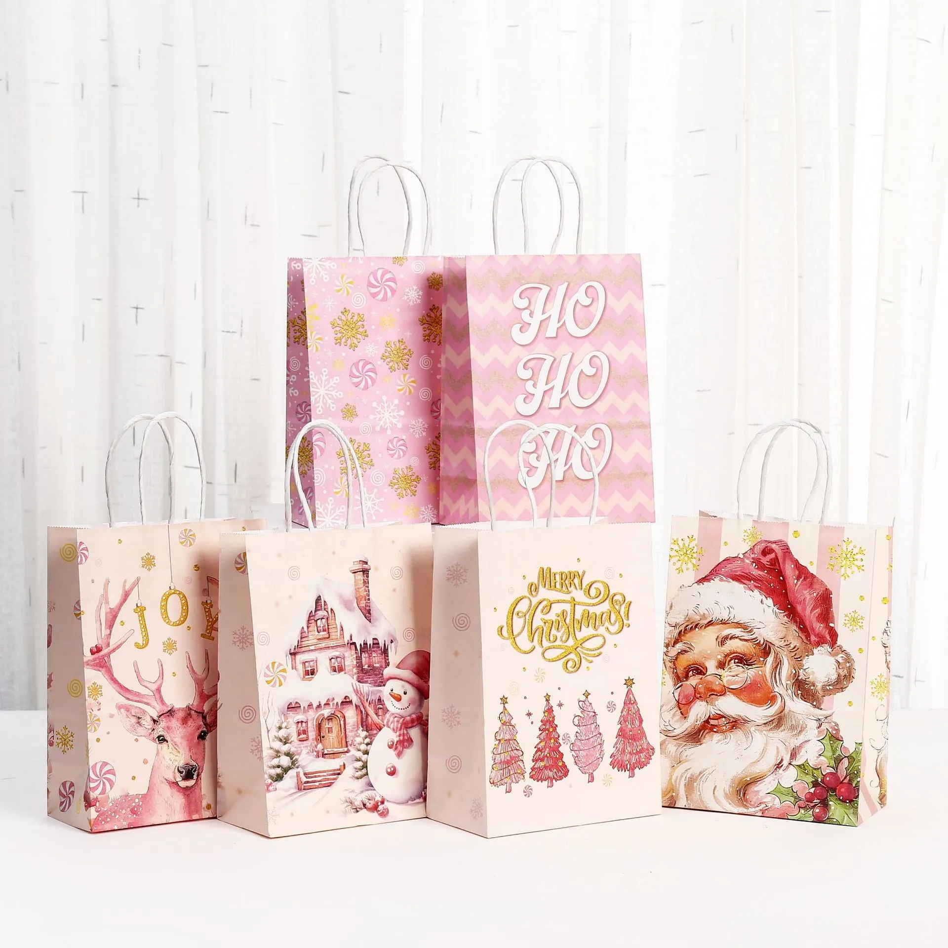 Pink Christmas Kraft Paper Gift Bags Santa Snowman Reindeer Pattern Handheld Holiday Party Favor Candy Packaging Bag