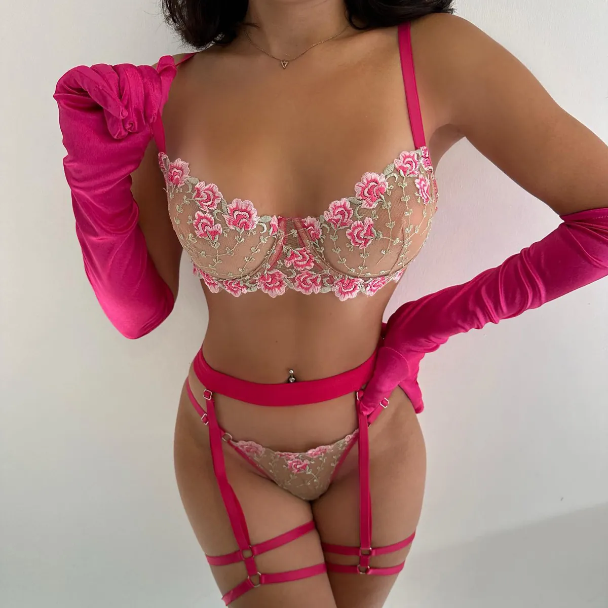 Completo Intimo Donna Sexy Con Ricamo Floreale In Rete Prospettiva Schiena Scoperta Top And Bottom Con Guanti In Velluto