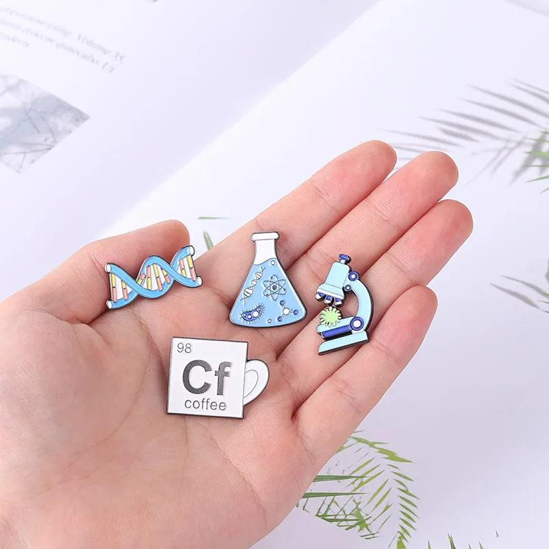 Wissenschaft Emaille Pins Set Labor DNA Helix Mikroskop Kolben Cf Kaffee Periodensystem Brosche Geek Schmuck Abzeichen