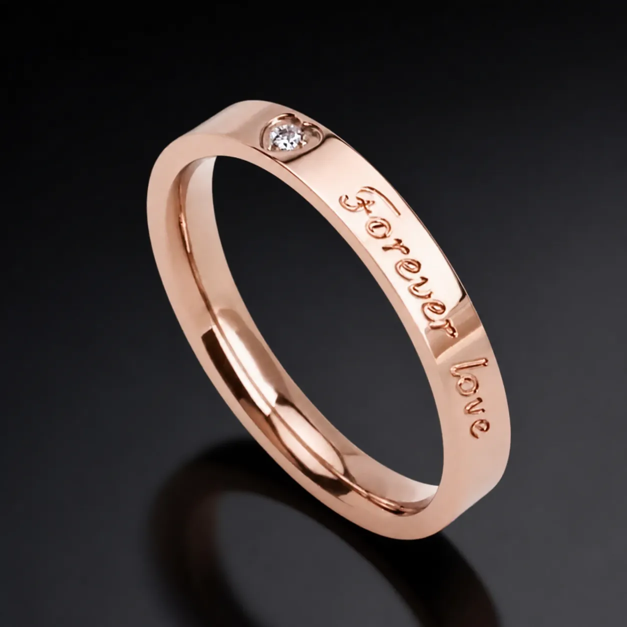 Bague Strass en Cuivre Minimaliste Style Ins Pour Femmes Couleur Or Rose Acier Or Coeur Forever Love Bague Gravée Bague Empilable Mince de Haute Qualité Cadeau de Bijoux de Main de Mode
