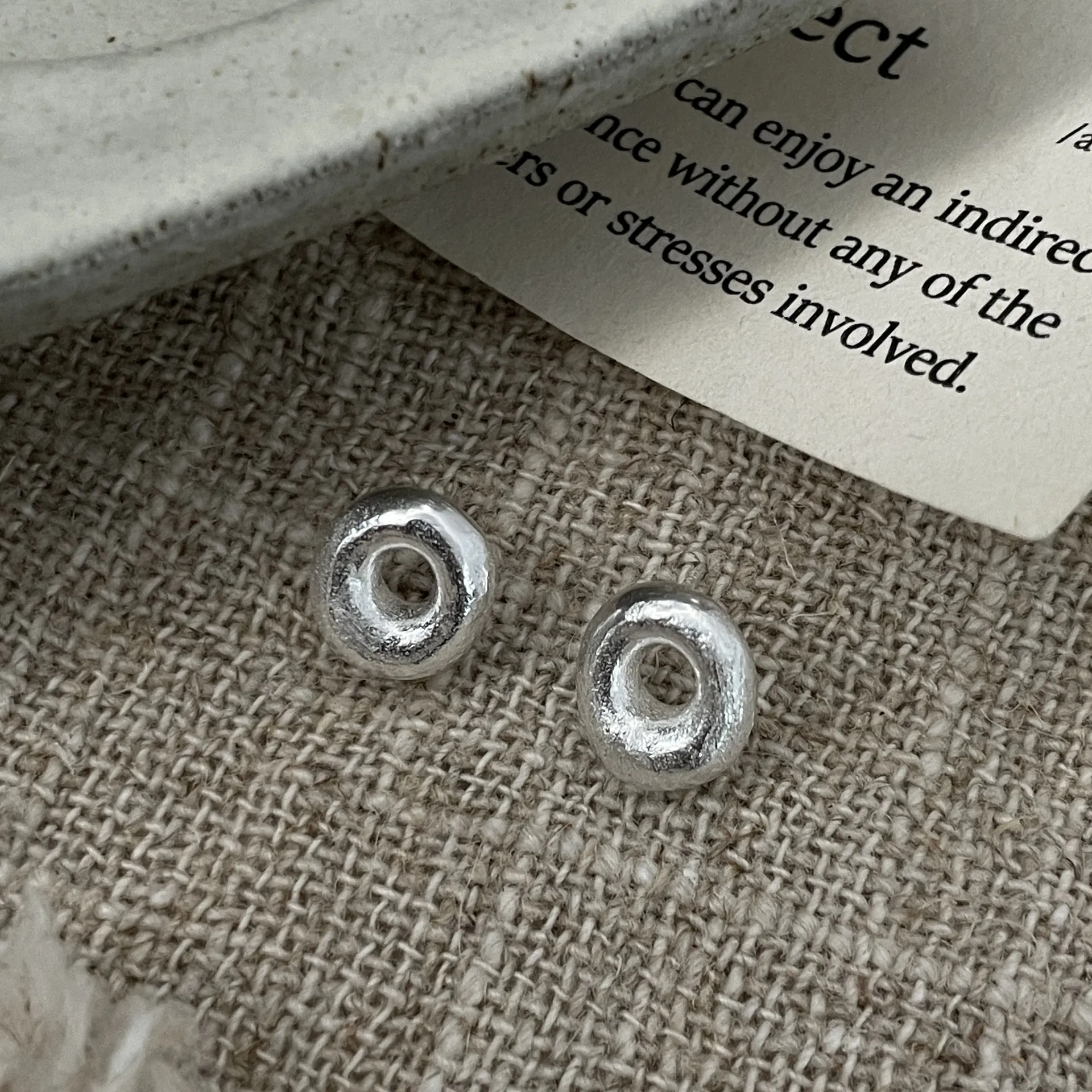 S925 Sterlingsilber Donut Ohrstecker Für Damen Minimalistische Gehämmerte Lava Textur Runde Schleife Koreanischer Stil Silber Schmuck