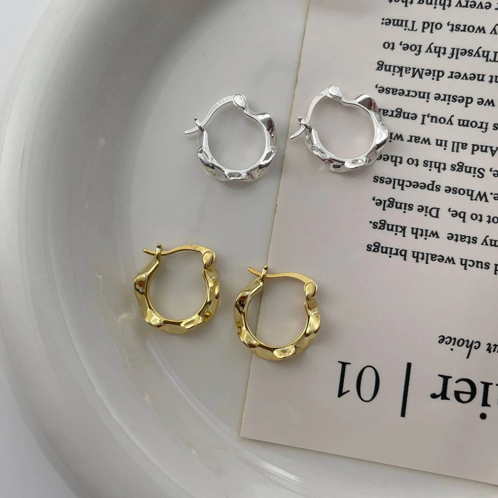 Orecchini a Cerchio Ondulati Irregolari in Argento Sterling S925 per Donna Design Minimalista in Metallo Liquido Gioielli Unici Oro Argento
