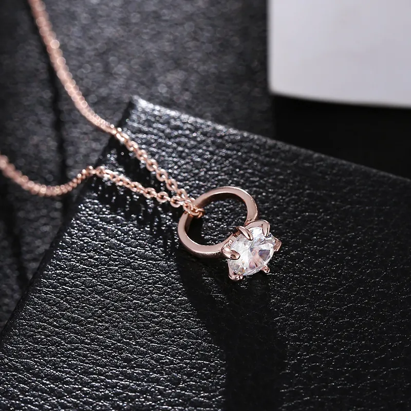 Collana con Pendente a Forma di Anello Geometrico in Lega Placcata Oro Rosa con Zirconia per Donna Gioielli Choker di Tendenza