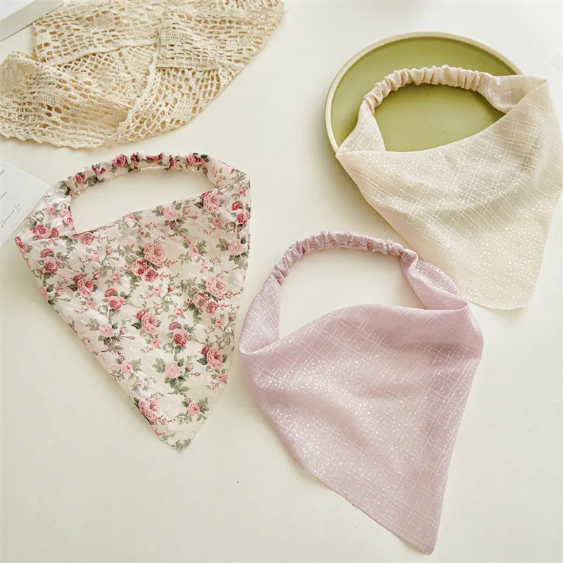 Vintage Floral Bandana Headband With Elastic Back Pastoral Style Triangle Hair Scarf For Women Silver Satin Grid Hairband