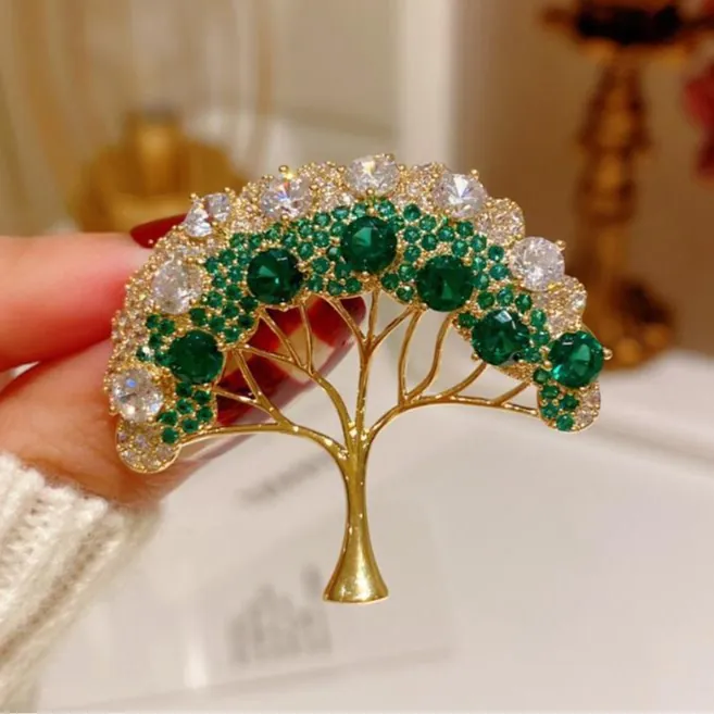 Exquise Broche Sapin de Noël en Strass Vert Élégante Broche Arbre en Alliage Doré pour Costume Robe Mariage Banquet Bijoux Cadeau