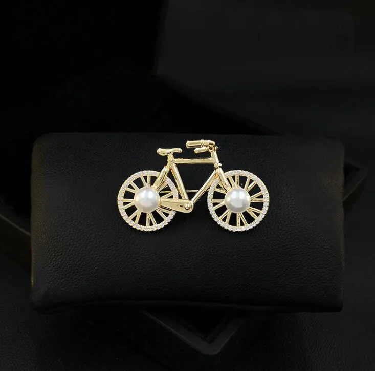 Broche Vélo Créative Couleur Or Alliage De Zinc Avec Embellissements Künstliche Perles Strass Pour Accessoires De Costumes Mode Femmes