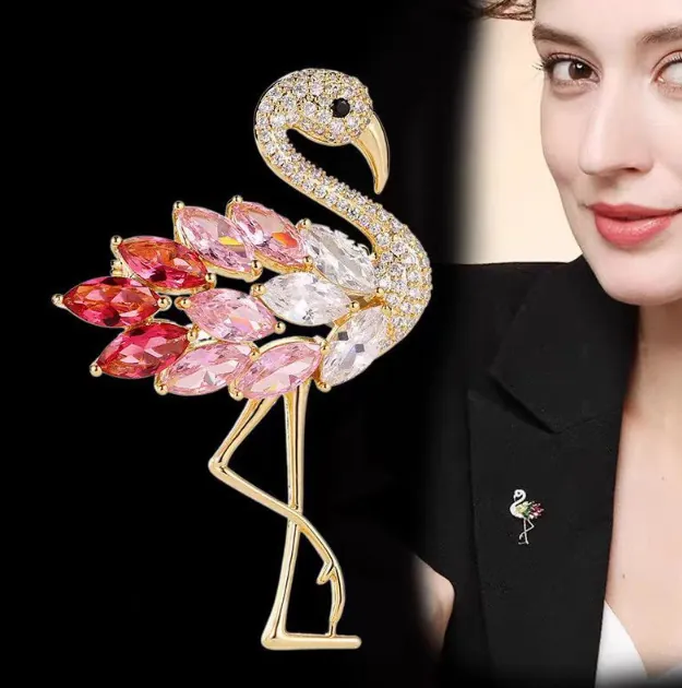 Elegante Spilla a Fenicottero per Donna in Lega con Cristallo Rosa e Strass Spilla da Risvolto Animale Placcata Oro Gioielli alla Moda Accessorio per Matrimonio Festa Banchetto Regalo