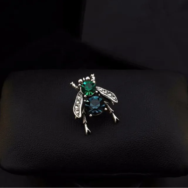 Vintage Alloy Bee Insect Brooch For Women Antique Silver Metal Animal Rhinestone Pins Clothing Accessories Jewelry Gifts