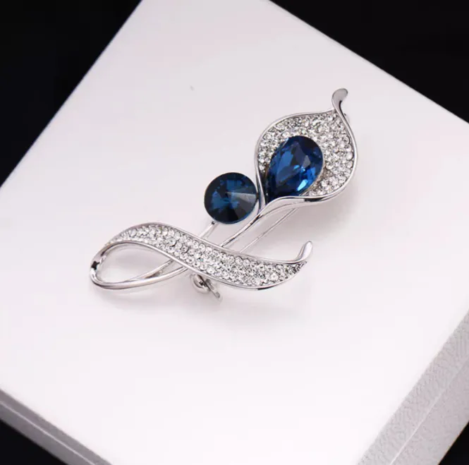 Broche Arum en Alliage pour Femmes Avec Cristal Bleu Foncé et Strass Broches de Fleurs pour Bijoux de Fête de Mariage