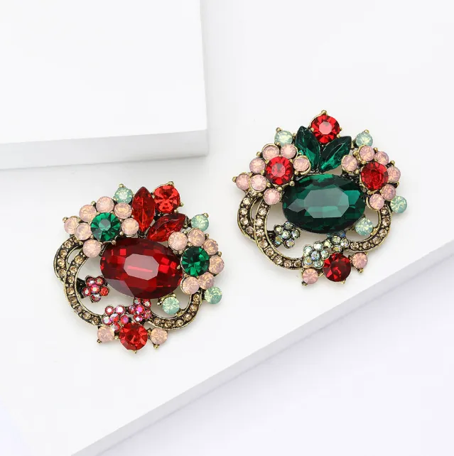 Vintage Alloy Rhinestone Flower Brooch Elegant Floral Suit Sweater Corsage Pin Fashion Luxurious Jewelry Gift For Women