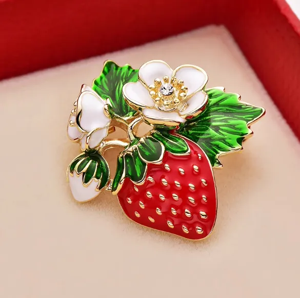 Broche Fraise en Alliage Vintage avec Strass pour Femmes Élégante Fleur en Émail Fruit Épinglette Accessoire pour Costume Manteau Bijoux Cadeau