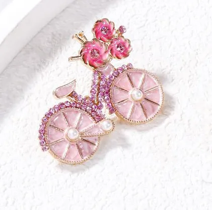 Vintage Roze Fiets Broche Pin Voor Vrouwen Goud Legering Strass Emaille Bloem Broche Met Nep Kunstparel Mode Sieraden Cadeau