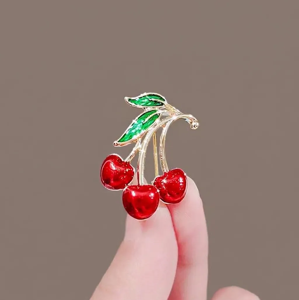 Vintage Red Cherry Brooch For Women Alloy Enamel Fruit Lapel Pin Fashion Sweet Jewelry Sweater Accessories Lady Gift