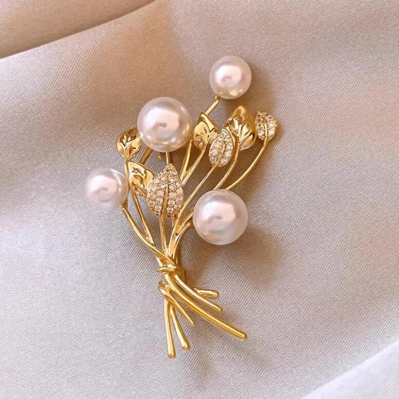 Lussuosa Spilla in Lega con Künstliche Perle e Spighe di Grano per Donna Elegante Spilla a Bouquet di Fiori Dorati con Strass per Abiti